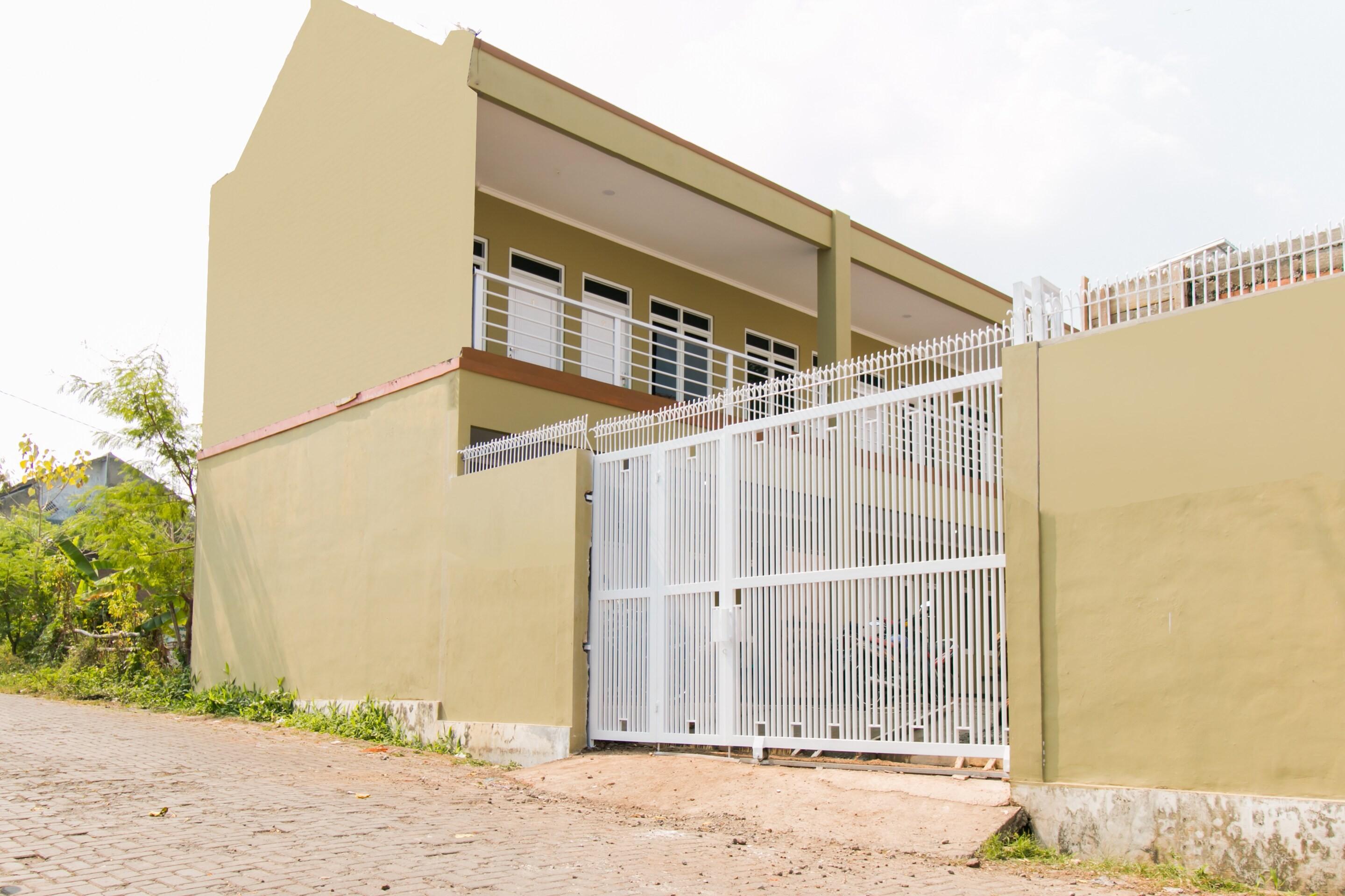 Oyo 1078 Fakhira Residence Cianjur Exteriör bild