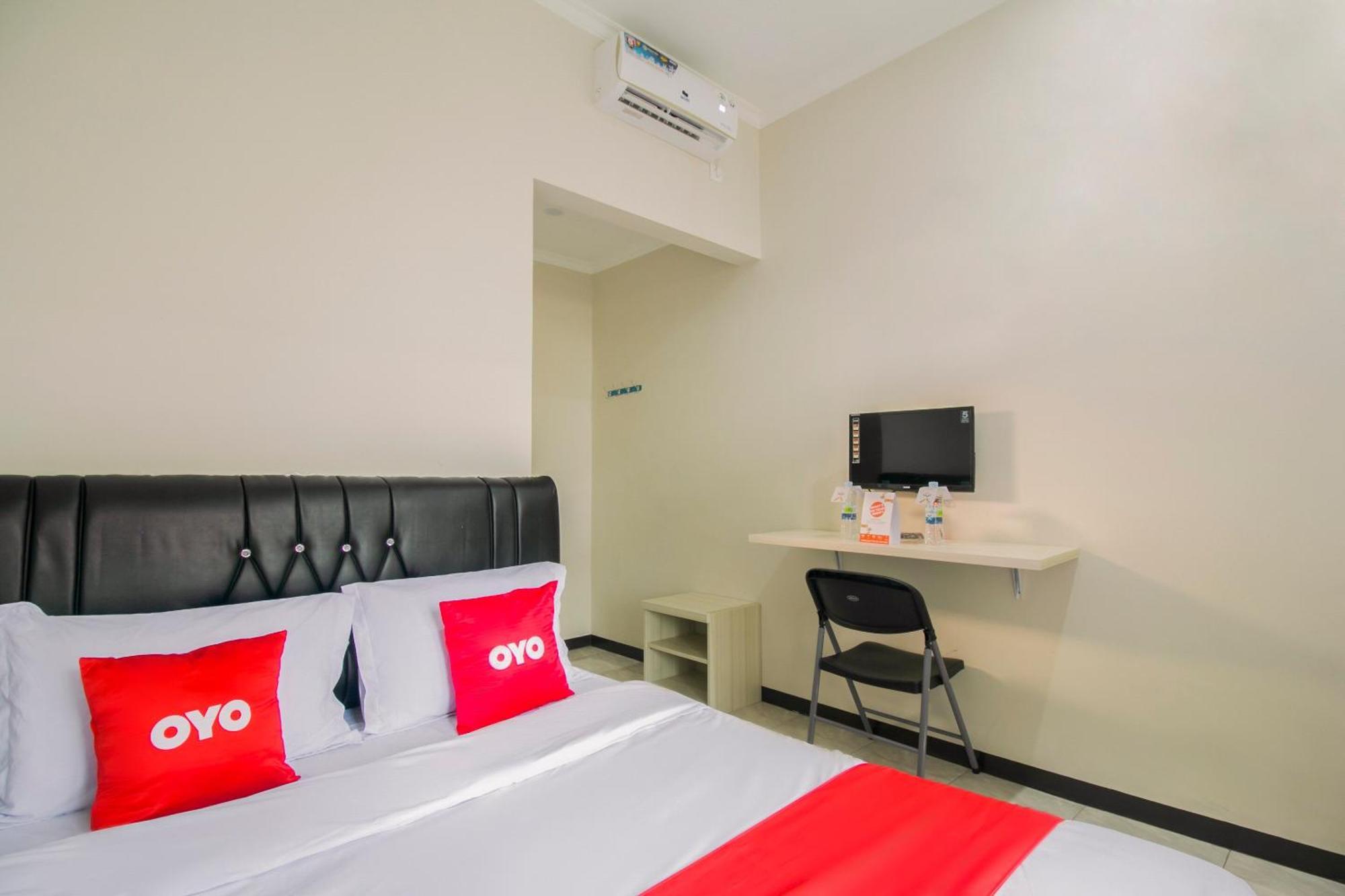 Oyo 1078 Fakhira Residence Cianjur Exteriör bild